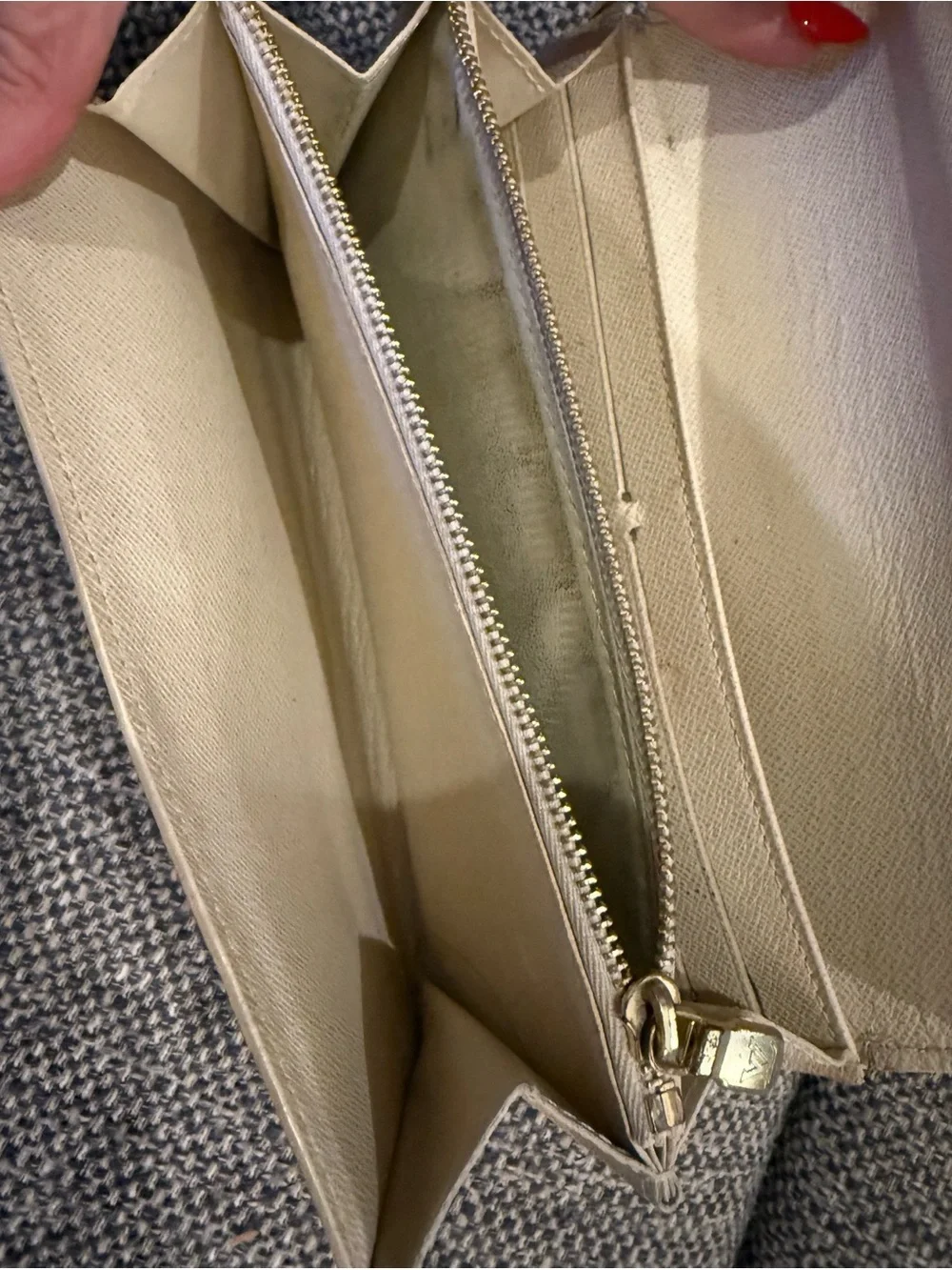 Authentic Louis Vuitton Artsy MM Damier Azul with matching Sarah Wallet